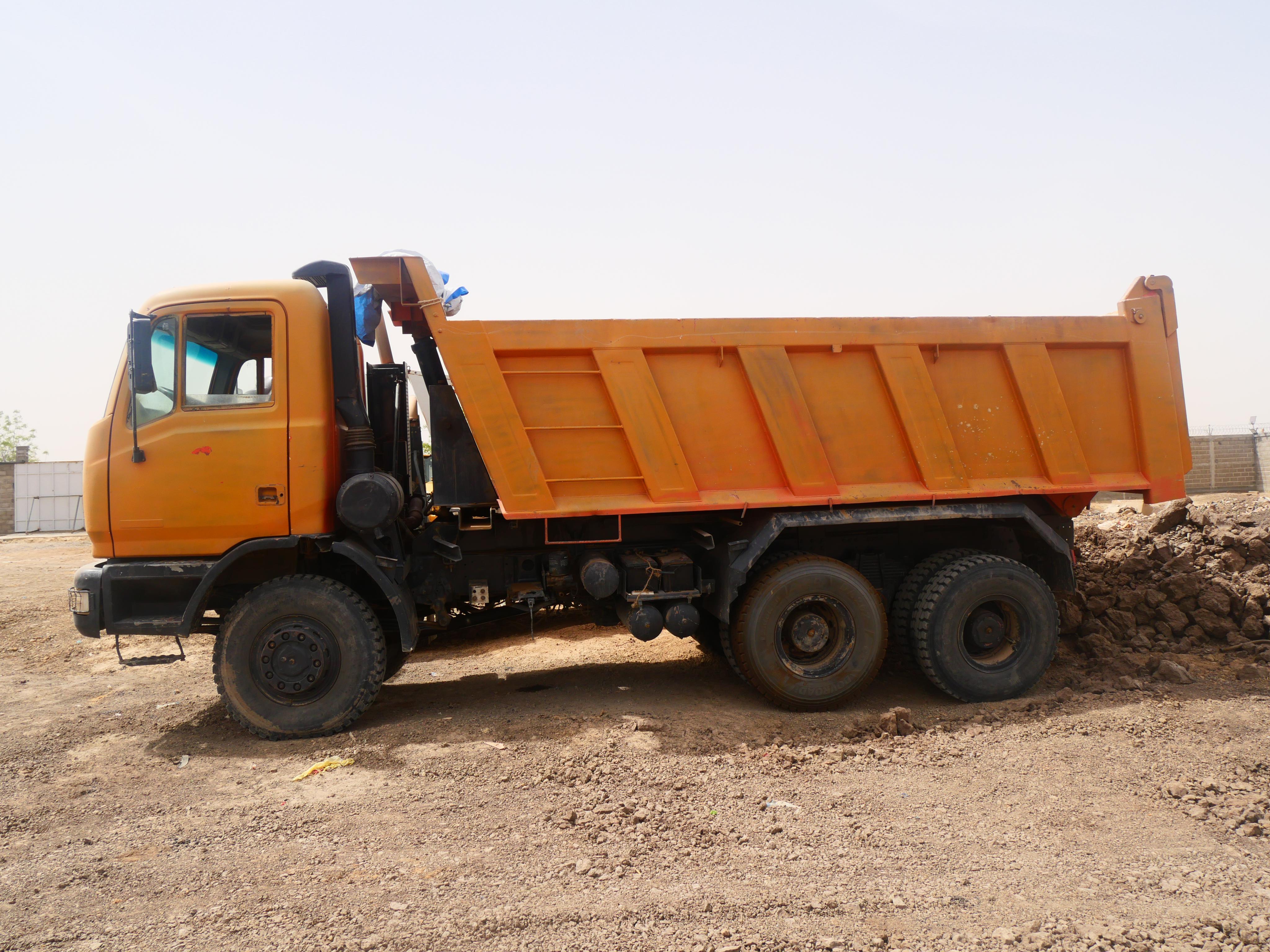 Camion benne 18 m³