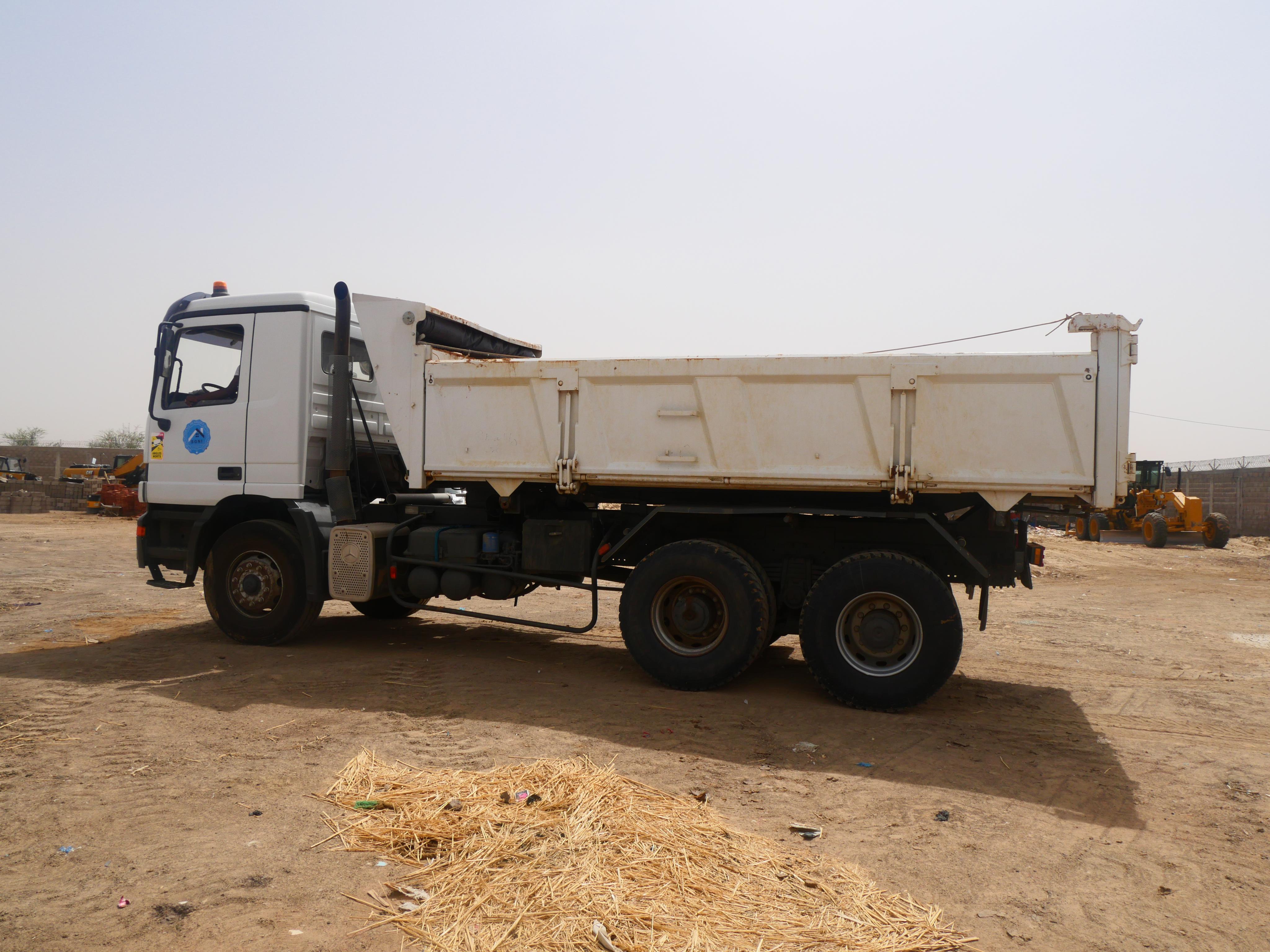 Camion benne Mercedes  Actros 14m³