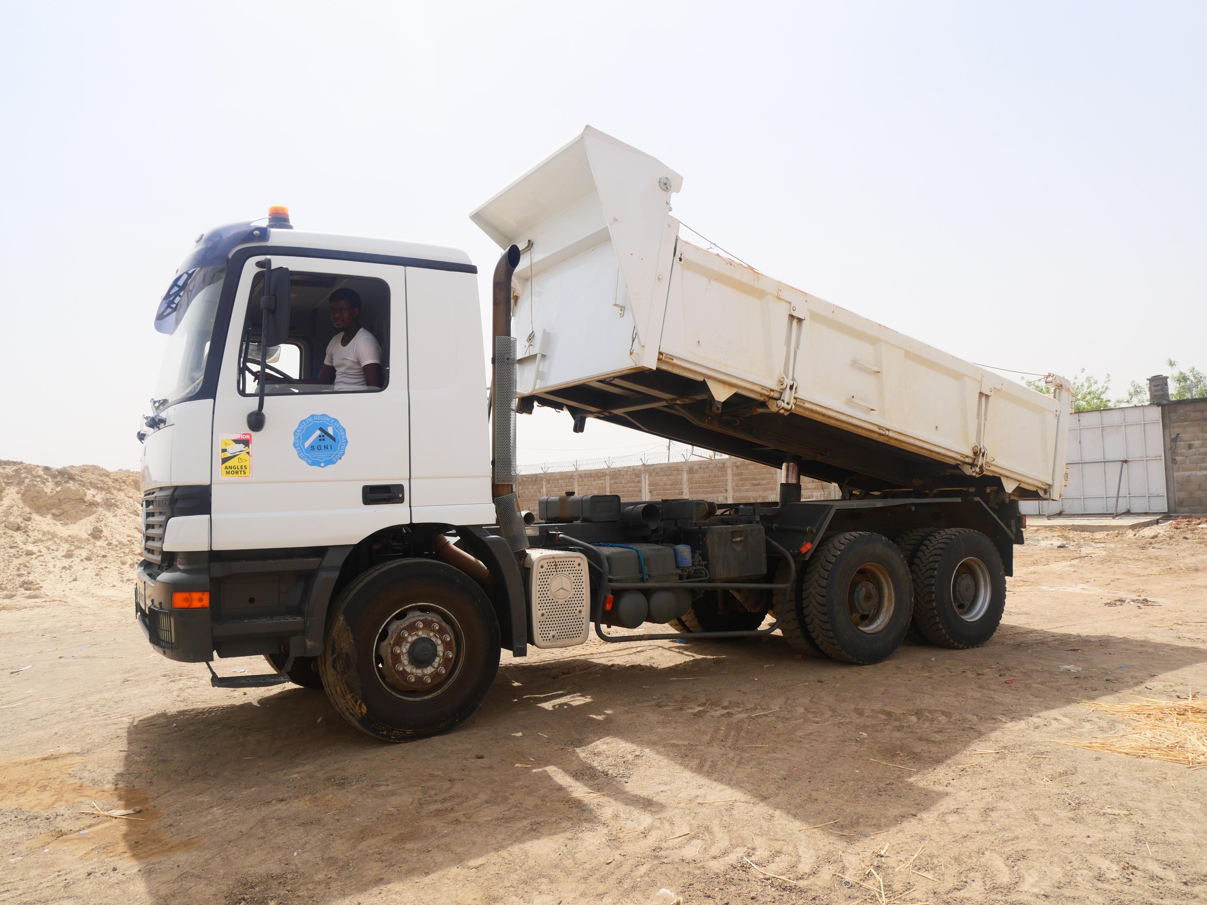 Camion benne Mercedes  Actros 14m³